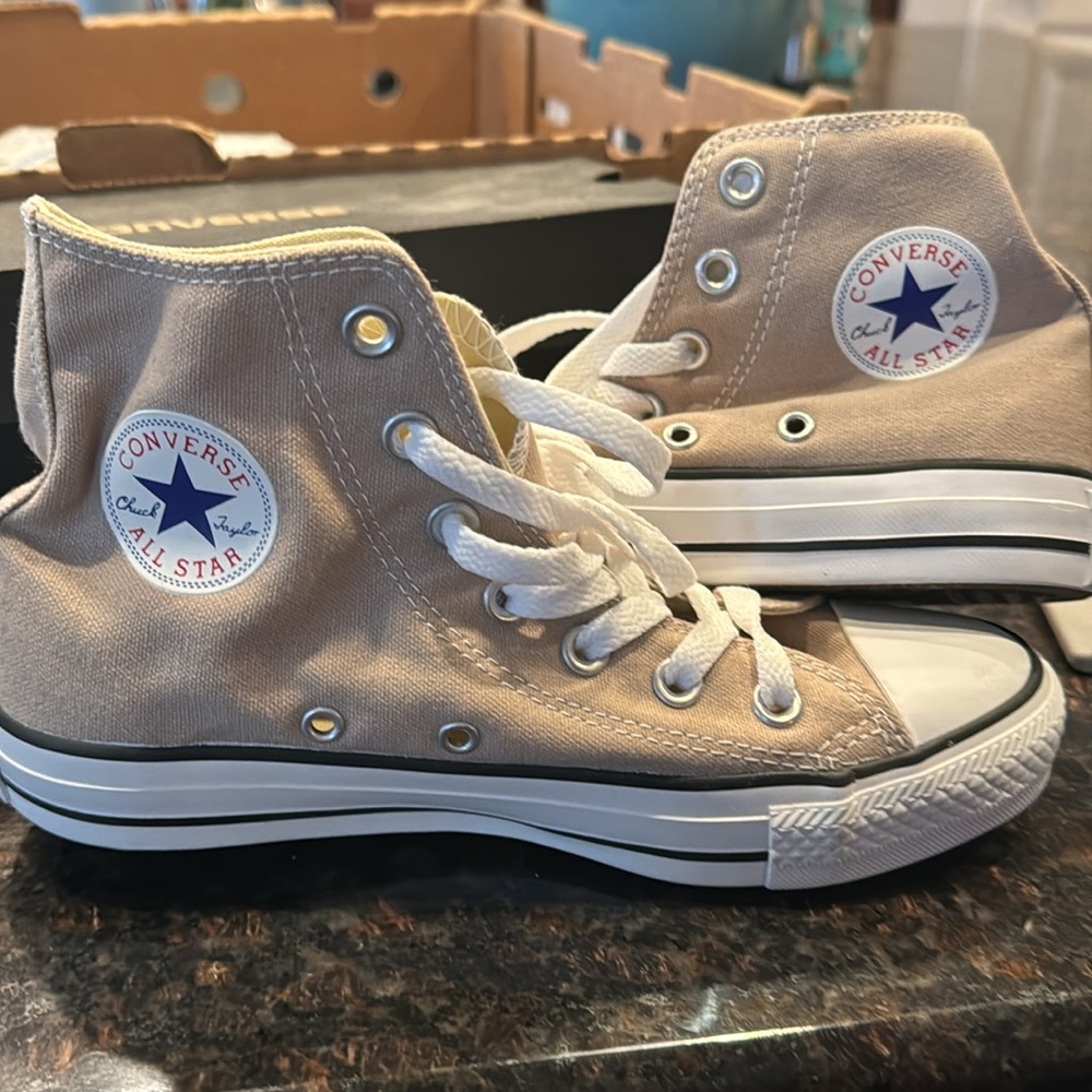 NIB tan Converse hi tops